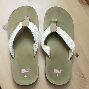 Vineyard Vines flip flops